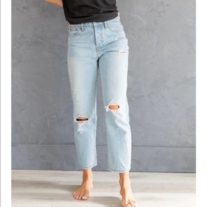 The Lacy Boyfriend Distressed Jeans in Light Wash Size Medium